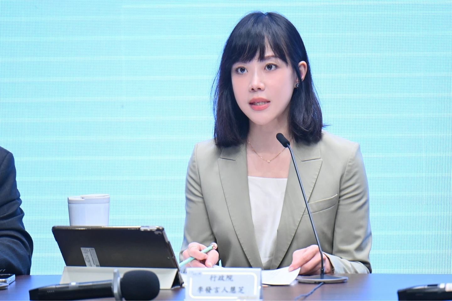 卓榮泰喊薪資不該被刪凍　政院痛批立院違憲又踰權