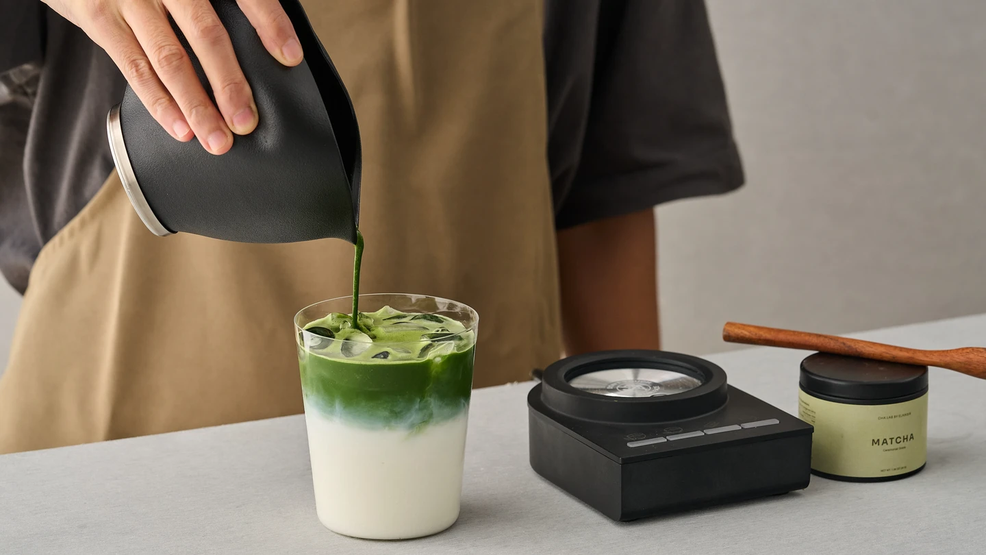 免再手刷抹茶！全球首款「自動刷茶碗」亮相　加碼喝抹茶、焙茶買1送1
