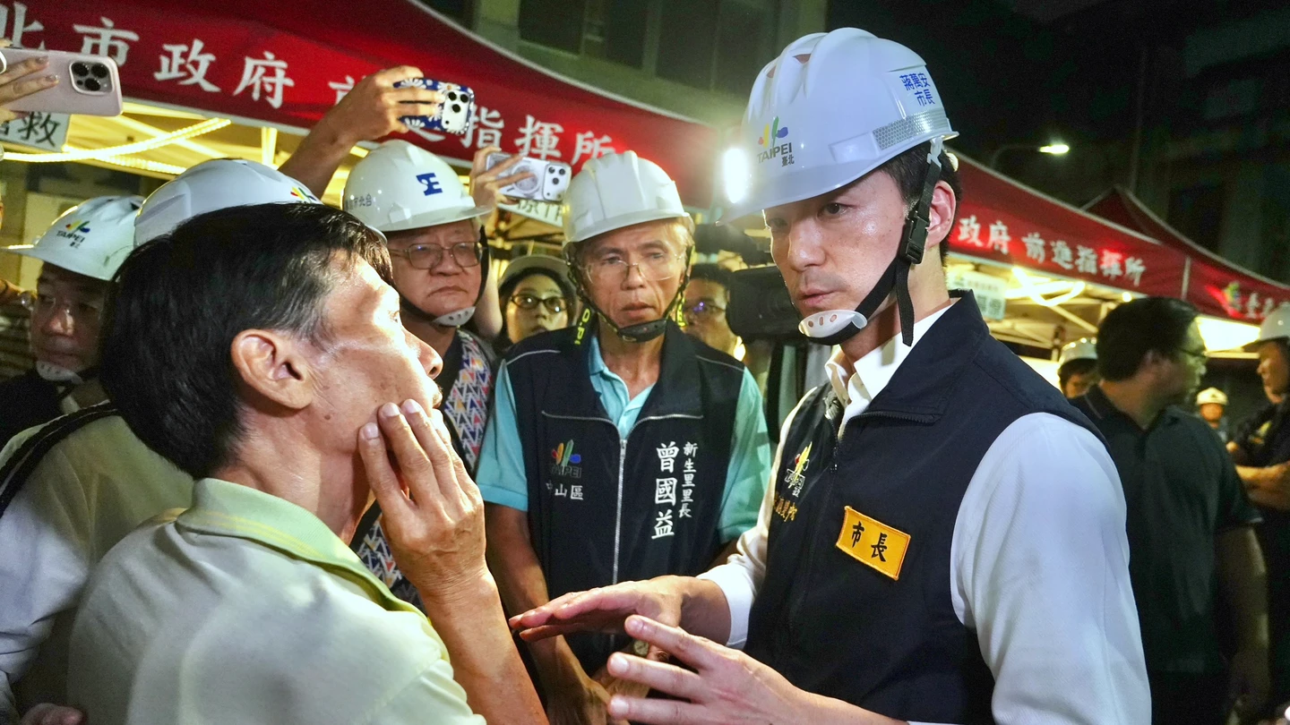 有片｜北市透天厝突塌陷！鄰地施工是禍首　蔣萬安晚間現場視察允助求償