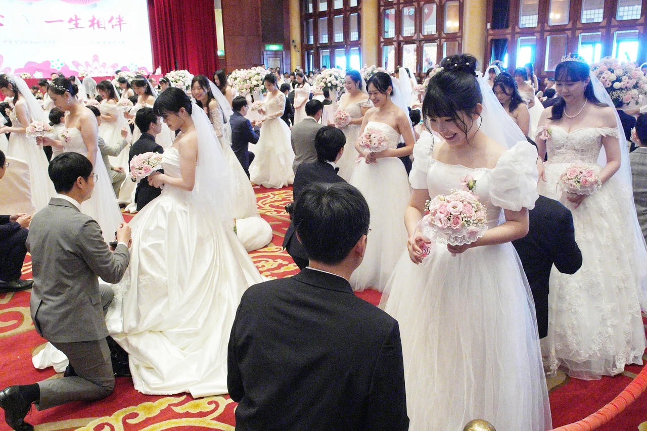 台灣少子化危機！卓榮泰喊「結婚列KPI」　中華電董座簡志誠：明年加薪不低於軍公教4％