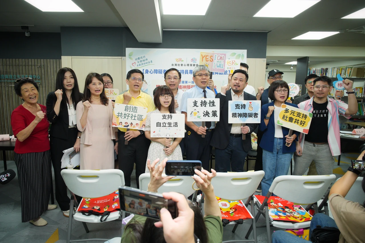 自己淋過雨，也想替別人撐傘　思覺失調病友受訓盼成「同儕支持員」