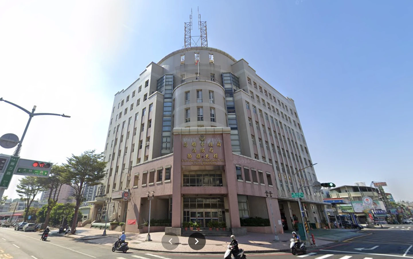 高雄消防局51歲技士疑墜樓命危！　同事急送醫搶救
