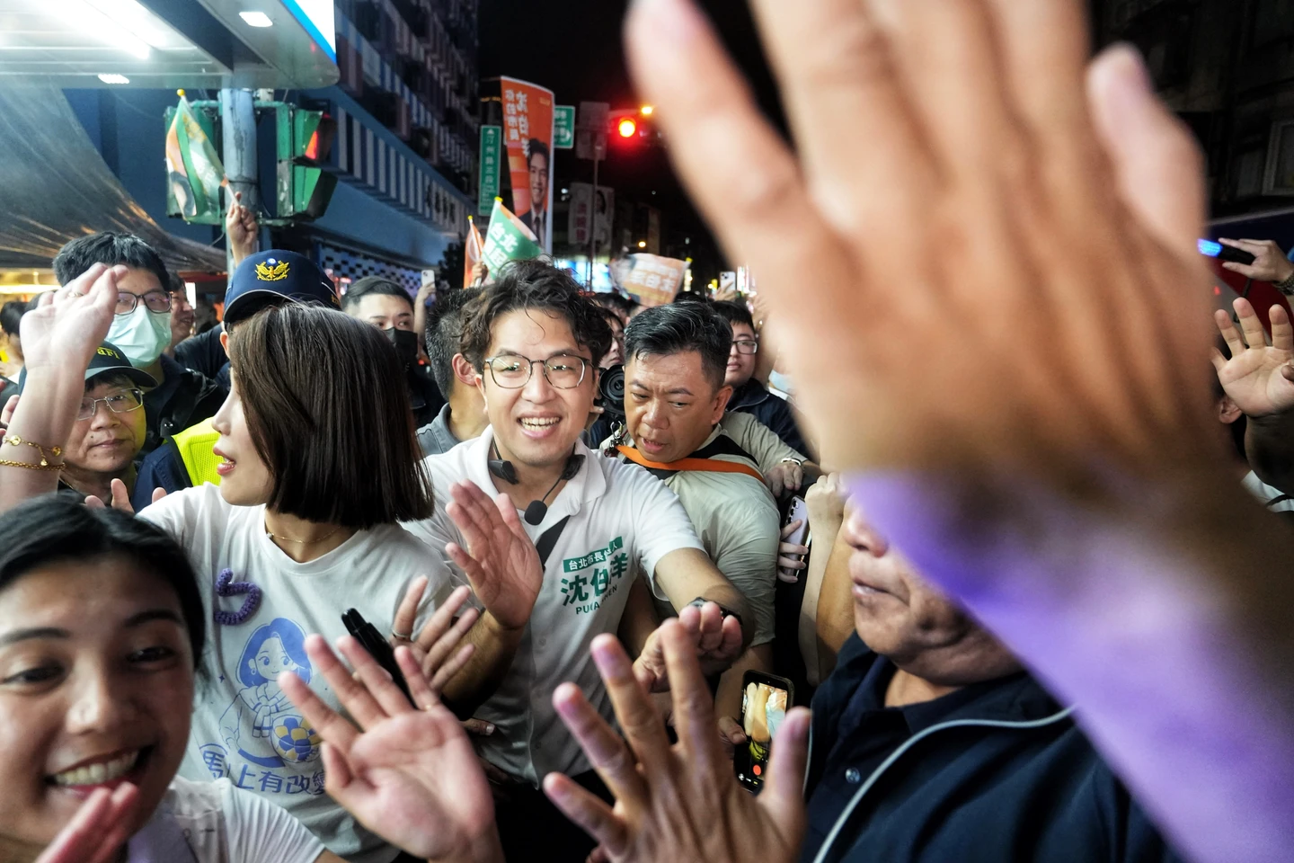 攤商「洋流」標語被要求拆除！林亮君嗆北市府查水表　蔣萬安：公共空間管理標準一致