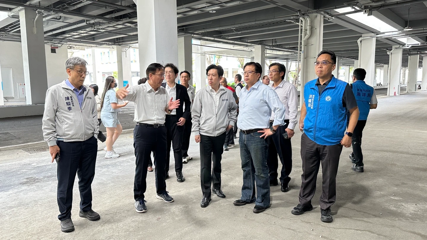 張惇涵率團視察前鎮漁港！海洋局：船員會館住宿費降至100元　改由船東負擔