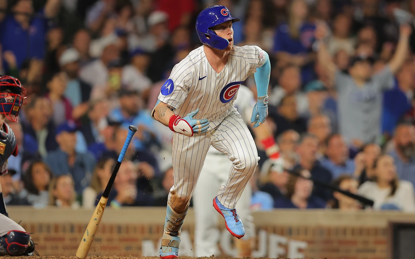 MLB｜沒有極限！滿場球迷嗨喊「MVP」　小熊球星炸裂雙響砲創百年罕見紀錄