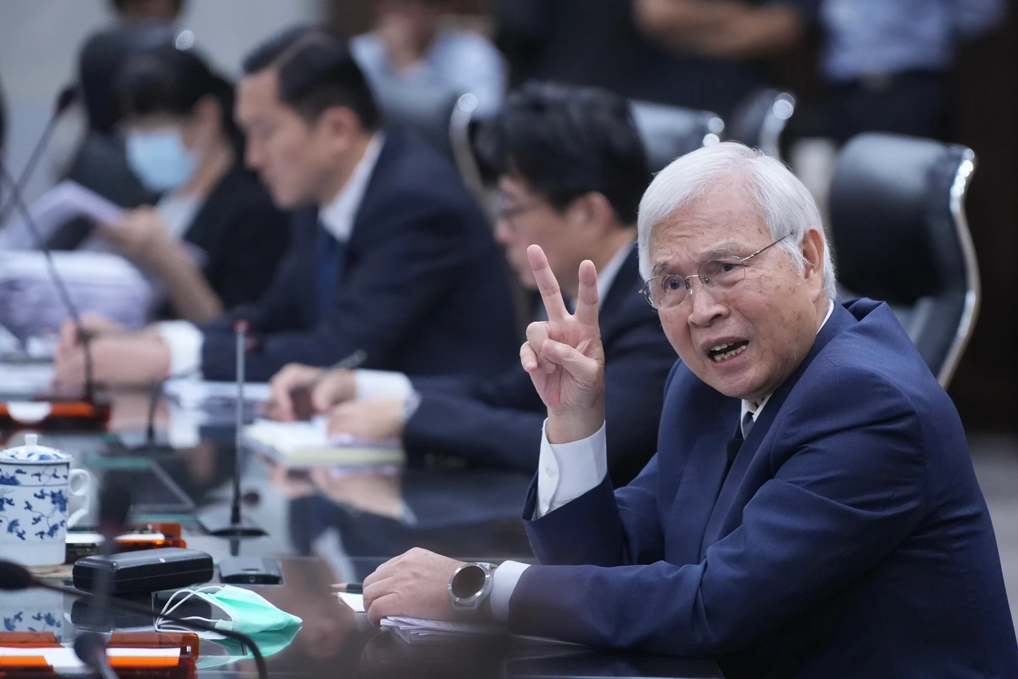 央行總裁楊金龍Mr. Surprise　再給外界兩個surprise！