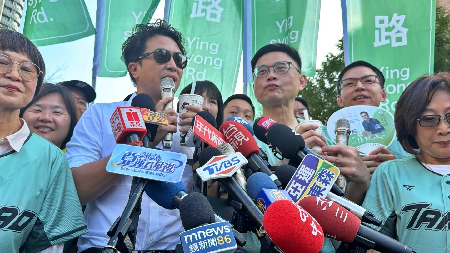 賴瑞隆沈伯洋合體掀洋流隆捲風！向柯志恩蔣萬安下戰帖　喊話雙城辯論