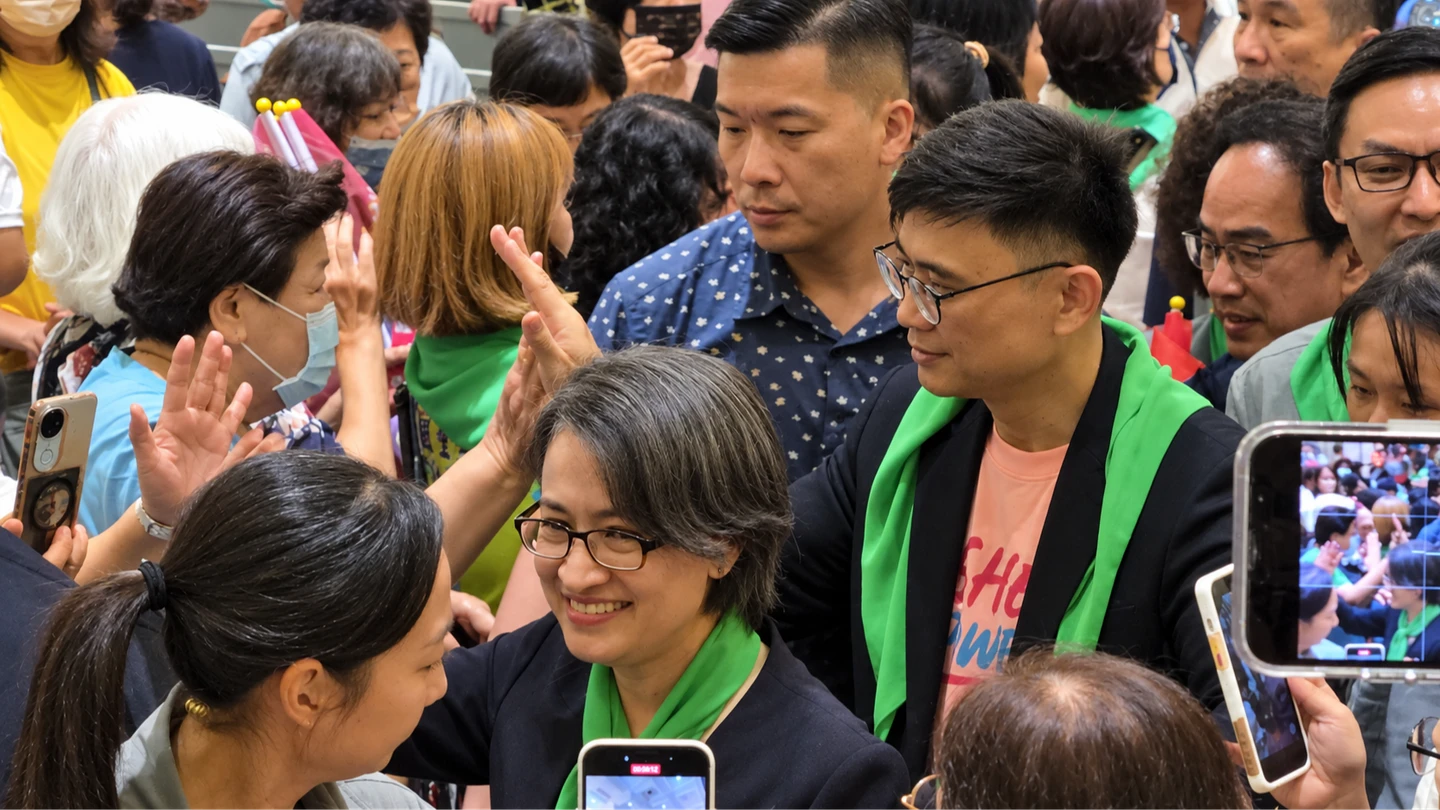 有片｜蕭美琴高歌力挺「隆貓」！笑賴瑞隆選舉變瘦　溫和外表藏爆發力