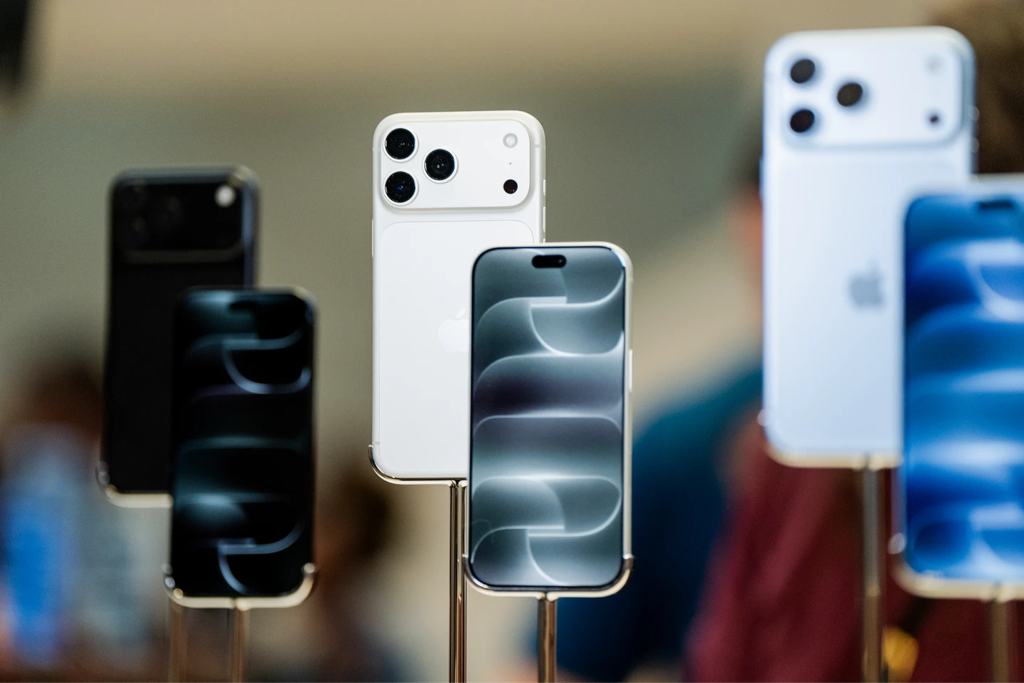 蘋果拆分iPhone 18發表策略奏效！　分析師指部分果粉轉買Pro機型