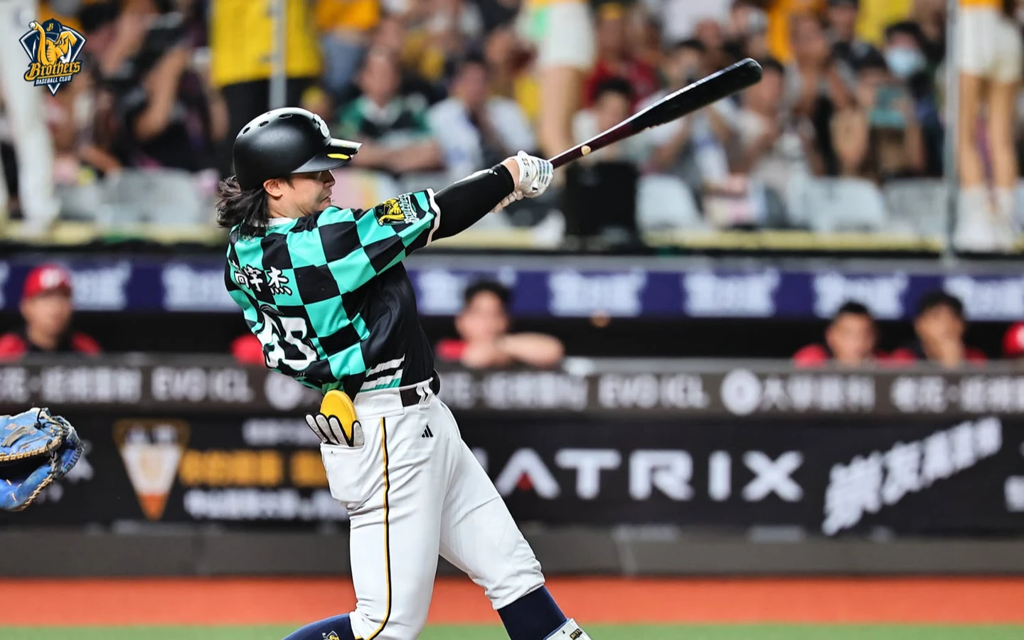 中職｜從上半季爐主到下半季龍頭！中信兄弟連3場再見勝利　率先搶下半季30勝