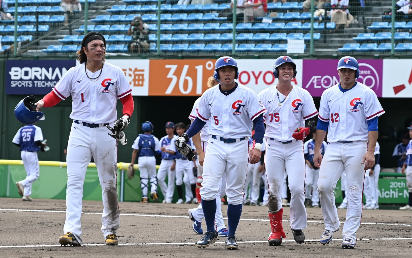 亞運｜棒打泰國出氣！中華隊陳敏賜、劉基鴻相繼開轟　6局15比0提前扣倒奪勝