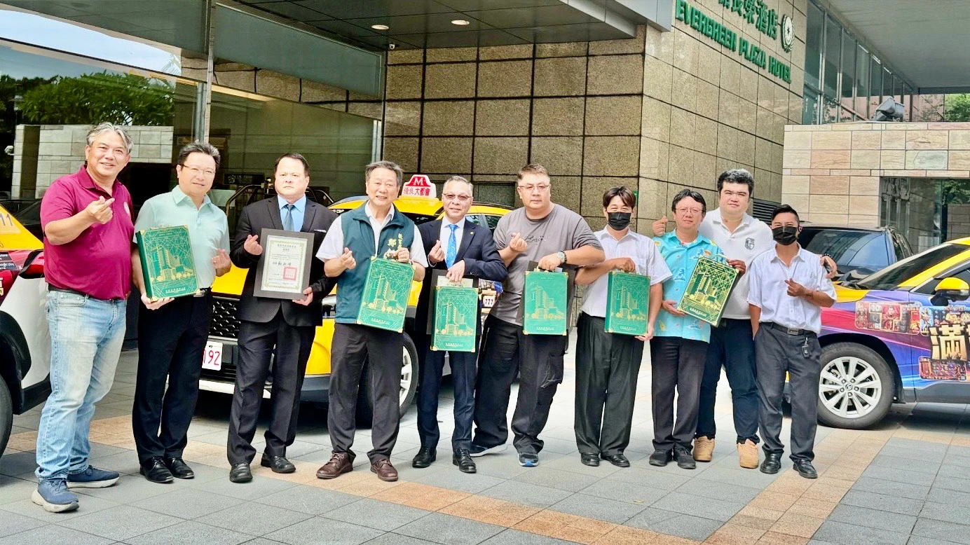 月圓送暖！台南市府攜手台糖與小黃車隊　宅配中秋禮盒到校助弱勢