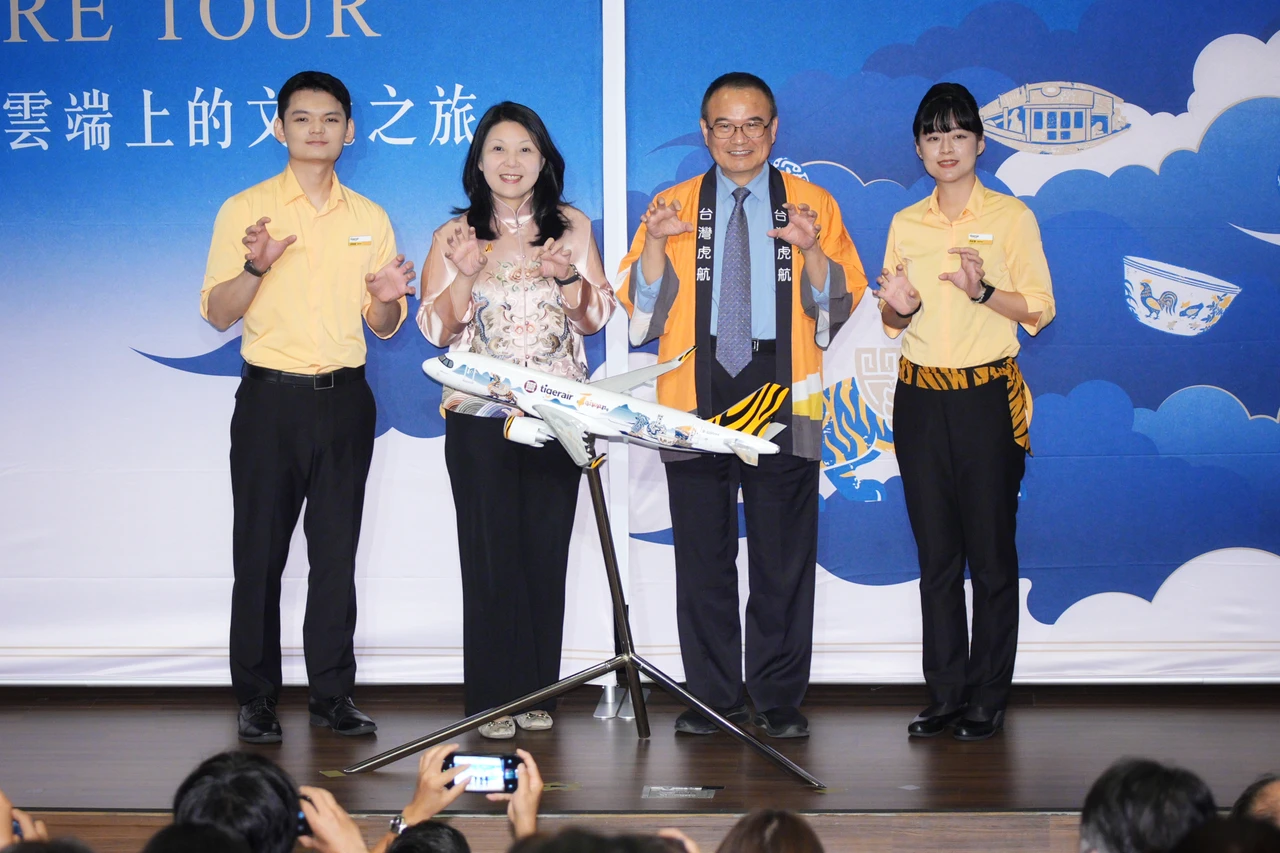 虎航Ｘ故宮彩繪機首亮相！「空中博物院」10大國寶躍機身　最快11月飛
