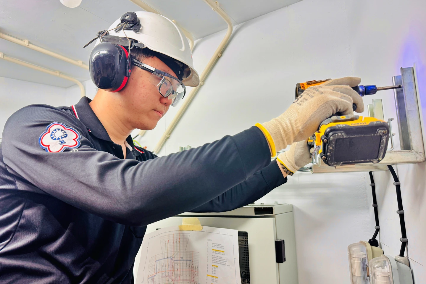 「水電工之子」進軍技職奧林匹克！20歲紀軍焱日練14小時　征戰國際爭光