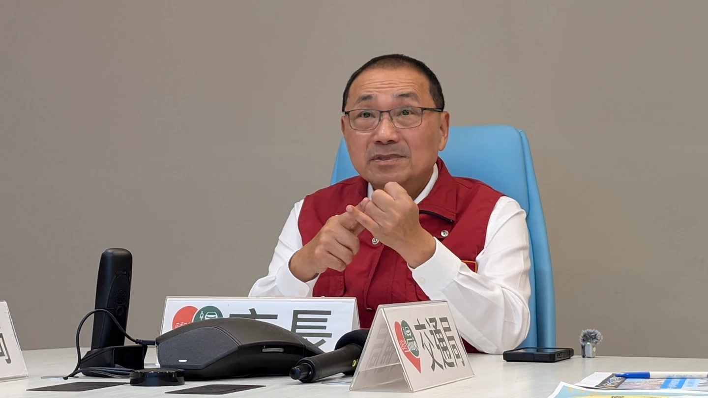 中秋教師節連假來了！國道車潮已湧現　侯友宜視察交通疏運「明早更塞」