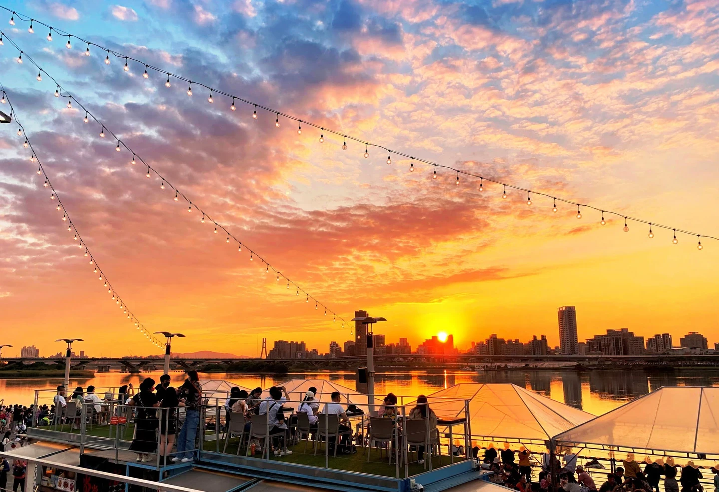 中秋連假台北輕旅！6大河濱景點賞月打卡　貓空尋寶換500元券