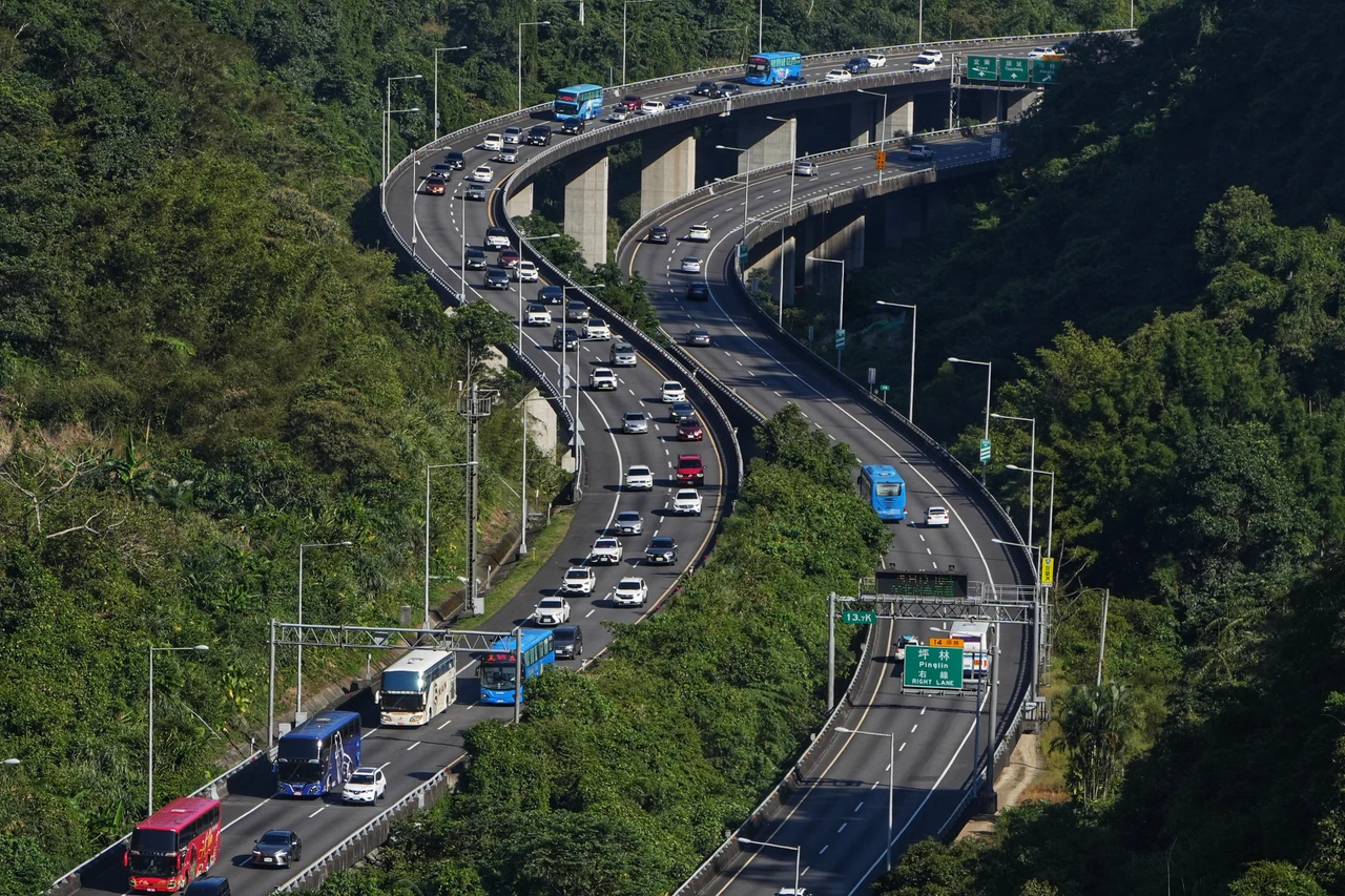 連假交通｜國道上午9處易塞車路段　西部南下建議中午後出發