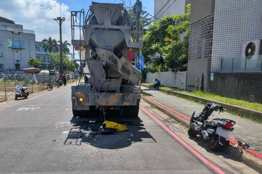 水泥車巷弄突倒車！23歲女大生遭輾亡　雙親聞噩耗悲痛奔台南
