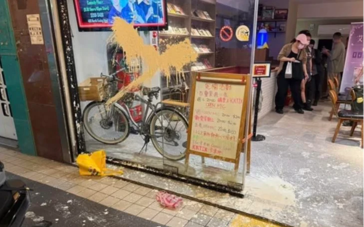 脫口秀諷習近平出事！卡米地餐廳被潑糞　北檢起訴2男批「跨境鎮壓」