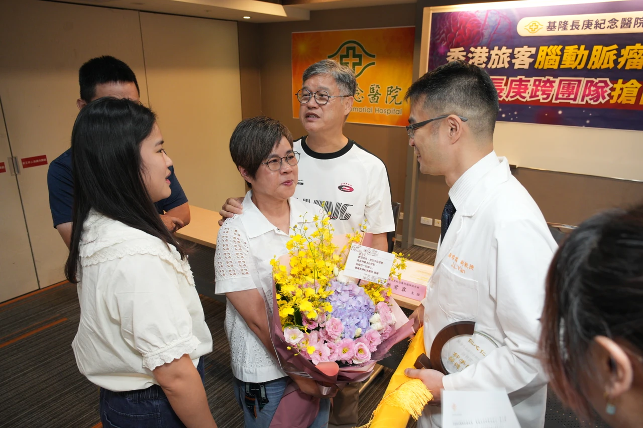 港婦遊台腦動脈瘤破裂幸運存活　兩年後全家返台淚謝醫師救命恩