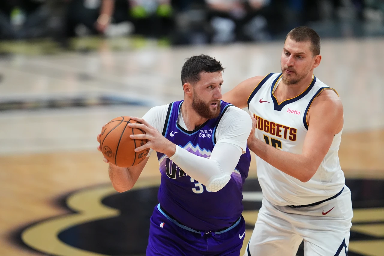 NBA｜到底怎麼傳的！約科奇秀招牌魔術助攻　底線「背後盲傳」對角隊友三分命中