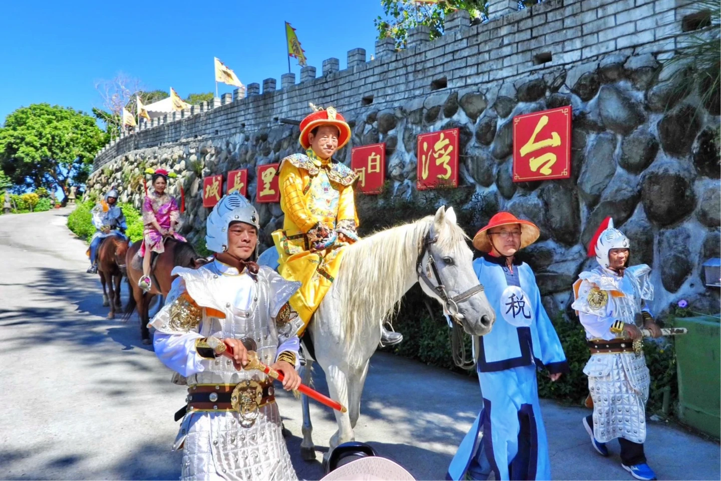 才喊賣6億！台灣萬里長城推「白馬花轎」古風婚禮　加碼總鋪師辦桌免場地費