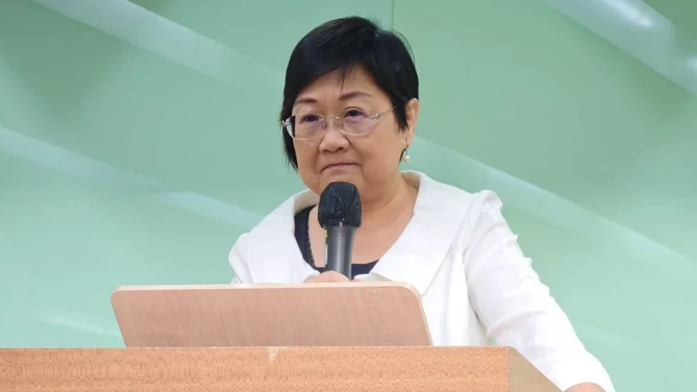 徐佳青才喊「家人探訪是人權」！今哽咽請辭　「昨天自信去哪」她猜：這人出手了