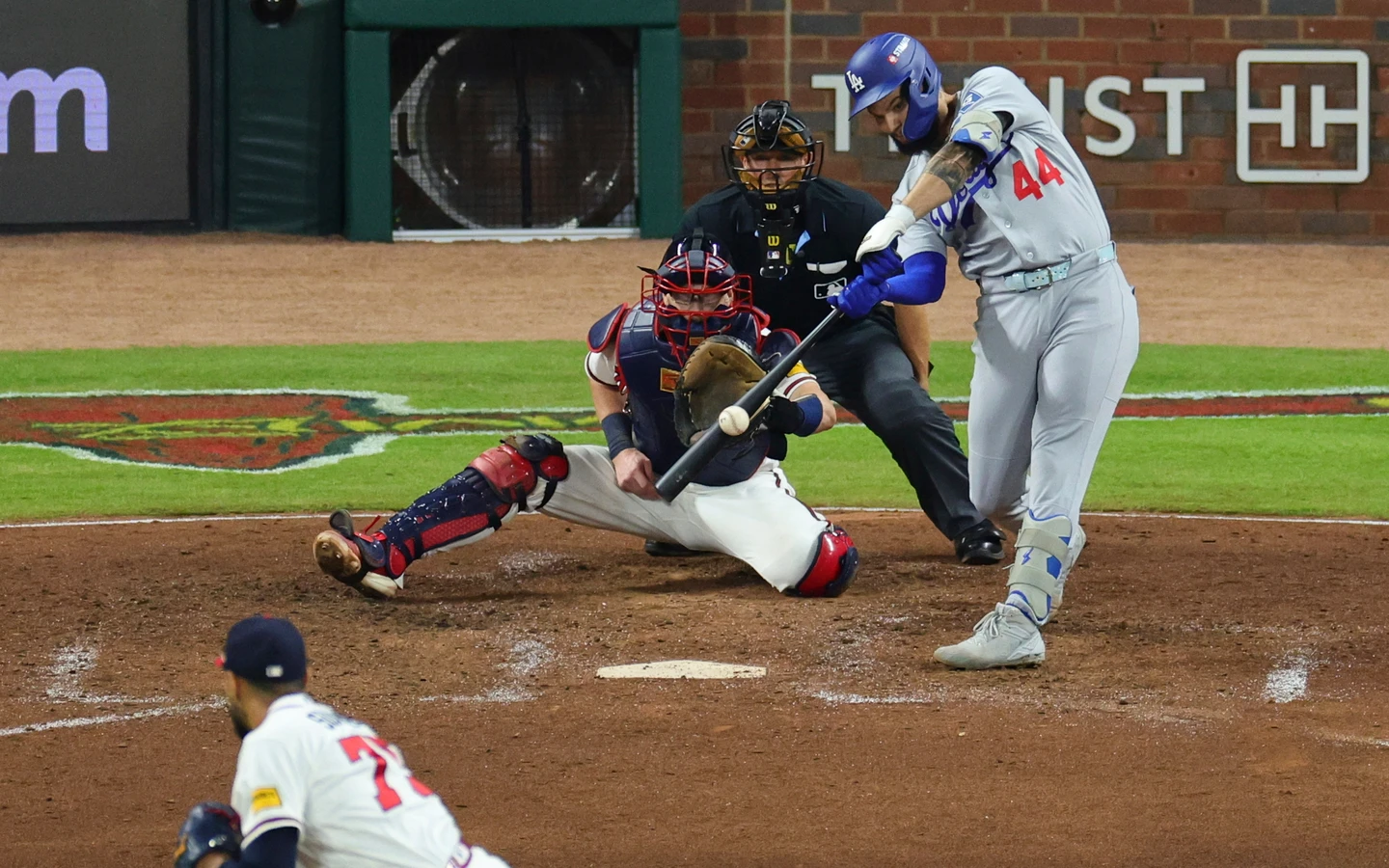 MLB｜大谷翔平關鍵跑壘帶起攻勢！帕赫斯致勝安打建功　道奇連3年挺進國聯冠軍賽