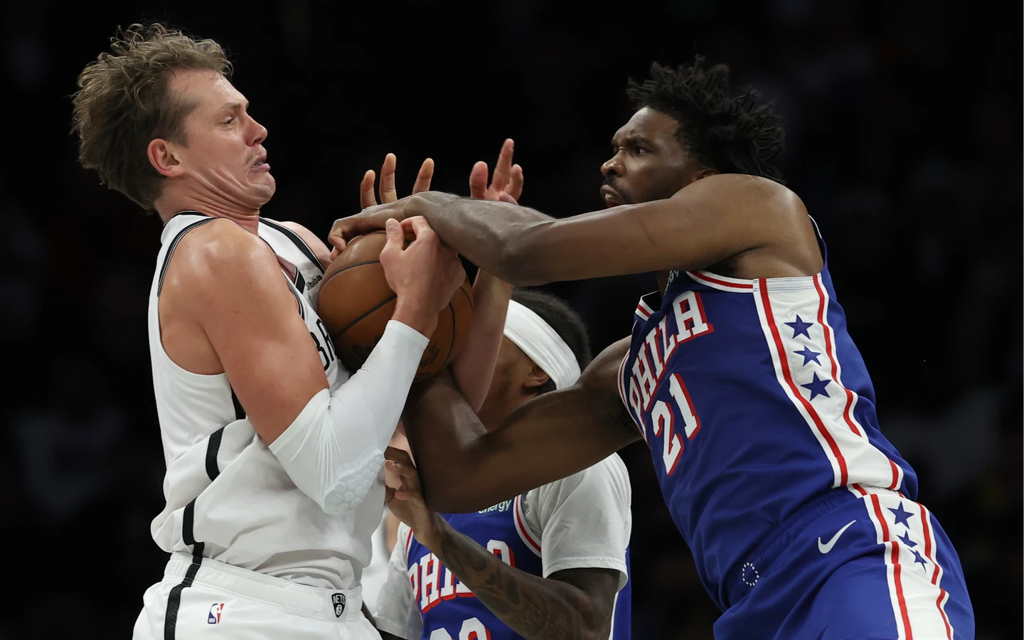 NBA｜外傳因遲到被詹皇念！恩比德無奈闢謠：就沒發生過還能怎麼辦
