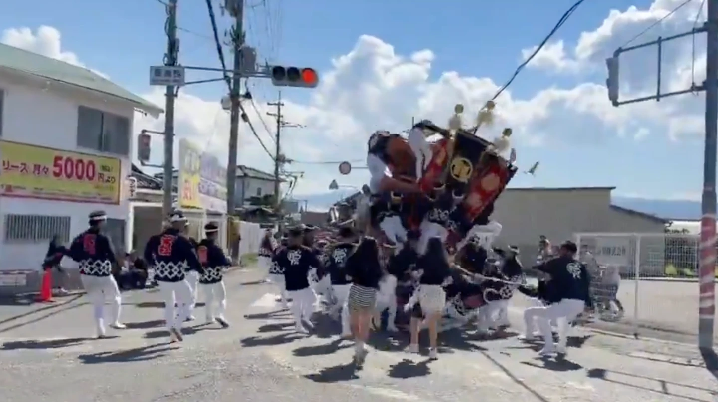 有片｜大阪傳統「地車祭」同日連爆2起翻覆　釀2死、多人重傷