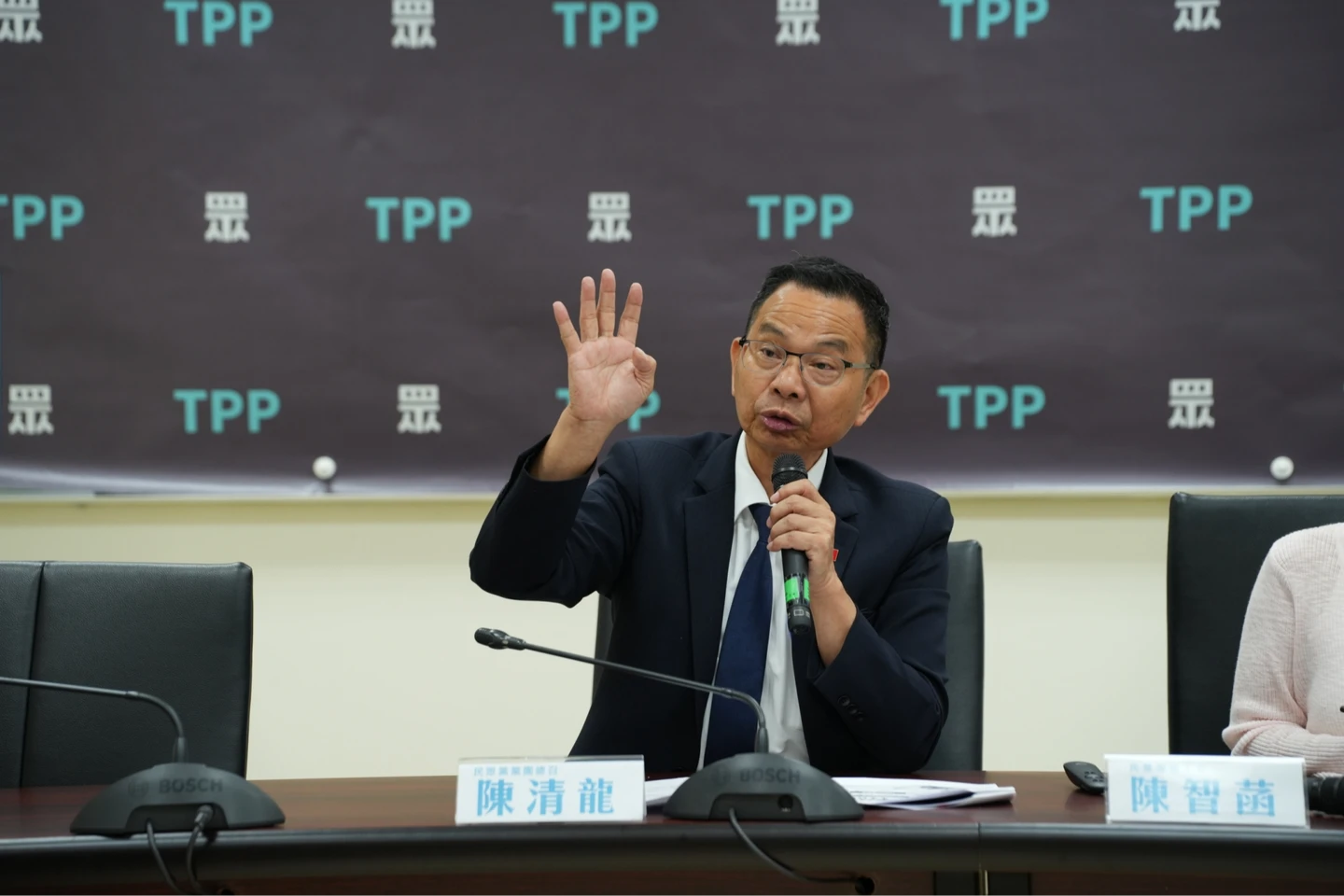 數發部砸2000萬打造數位女王頭！民眾黨團踢爆：1100萬都花在人事費用