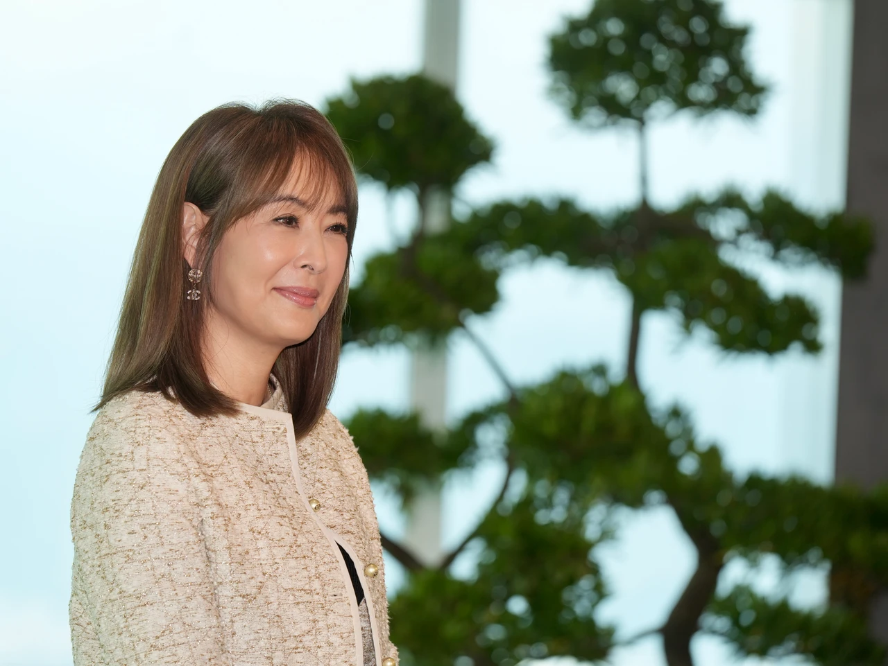 賴惠員要求穿著純樸！賈永婕曬圖「勾手血拚Dior」　格局獲讚「超越101大樓」