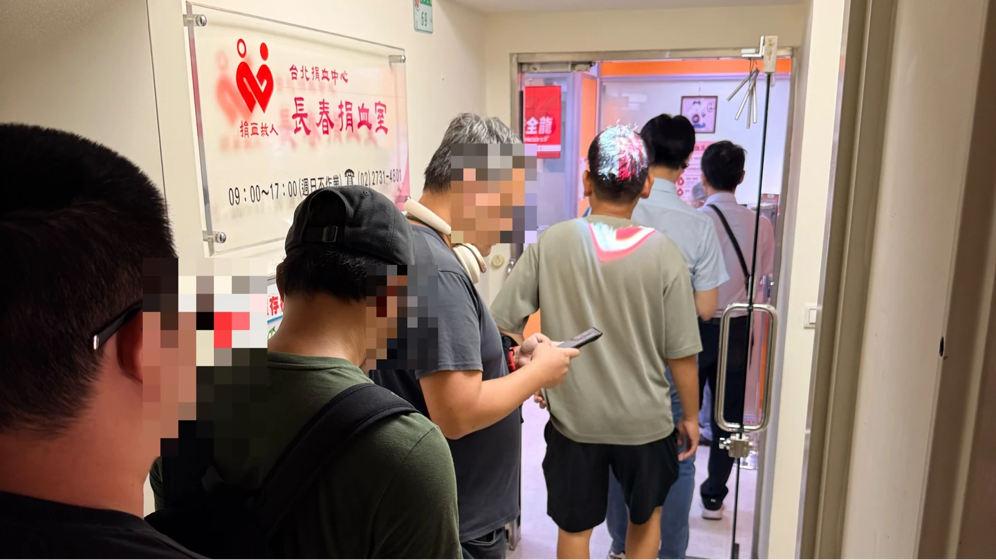 捐血換味全龍台灣大賽門票！　球迷到場驚見排爆傻眼：5樓排到8樓