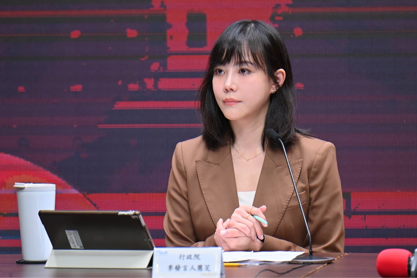 藍拼選前普發2萬元　政院盼立院拉同把弓：春節前發1萬