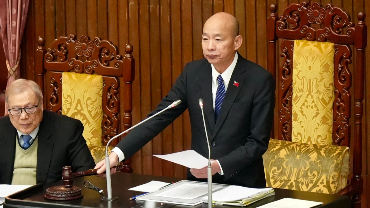 65歲免健保費三讀通過！衛福部喊「天下沒白吃午餐」　每戶恐多負擔8千