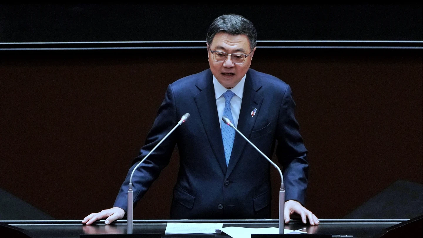 綠委批「普發2萬」是霸凌卓榮泰　卓戒慎恐懼：借錢普發是立委職責嗎？