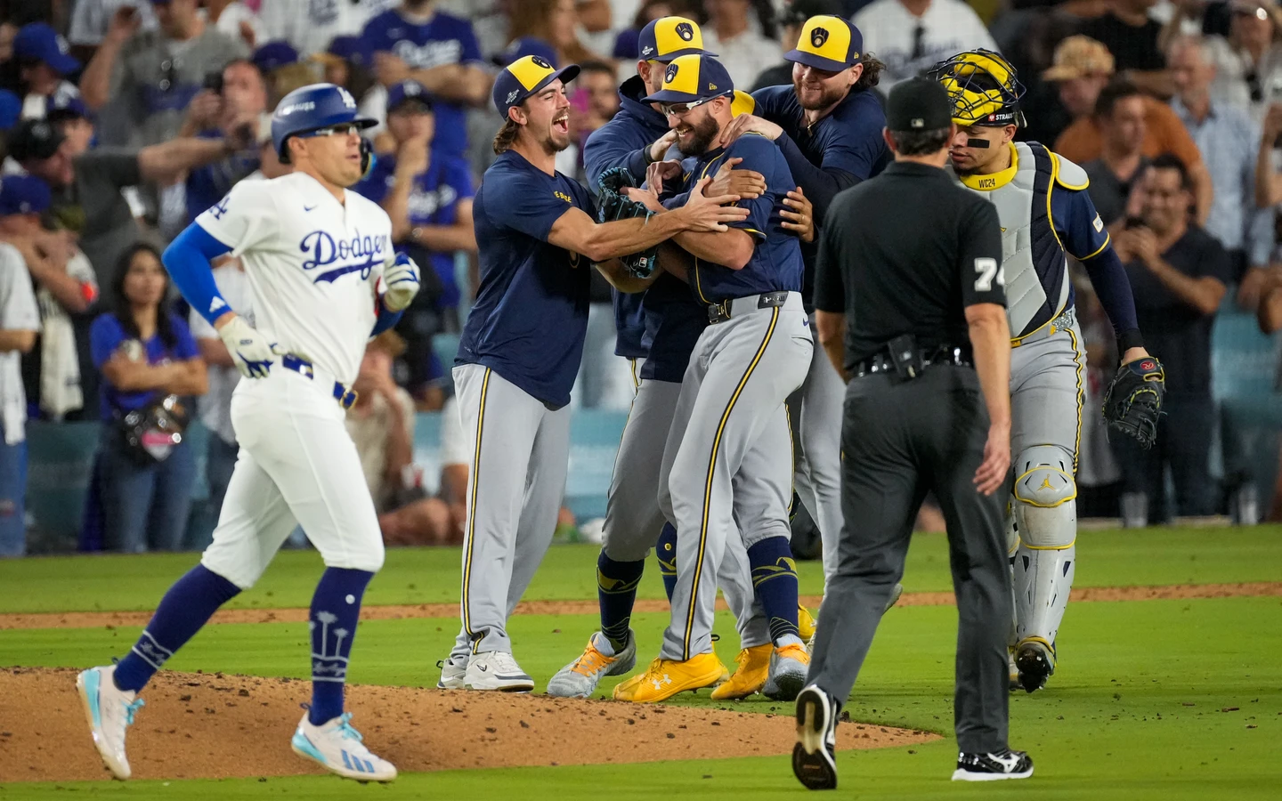 MLB｜三連霸沒了！大谷翔平回神敲3分砲卻因牛棚放火砸鍋　道奇慘遭釀酒人橫掃出局