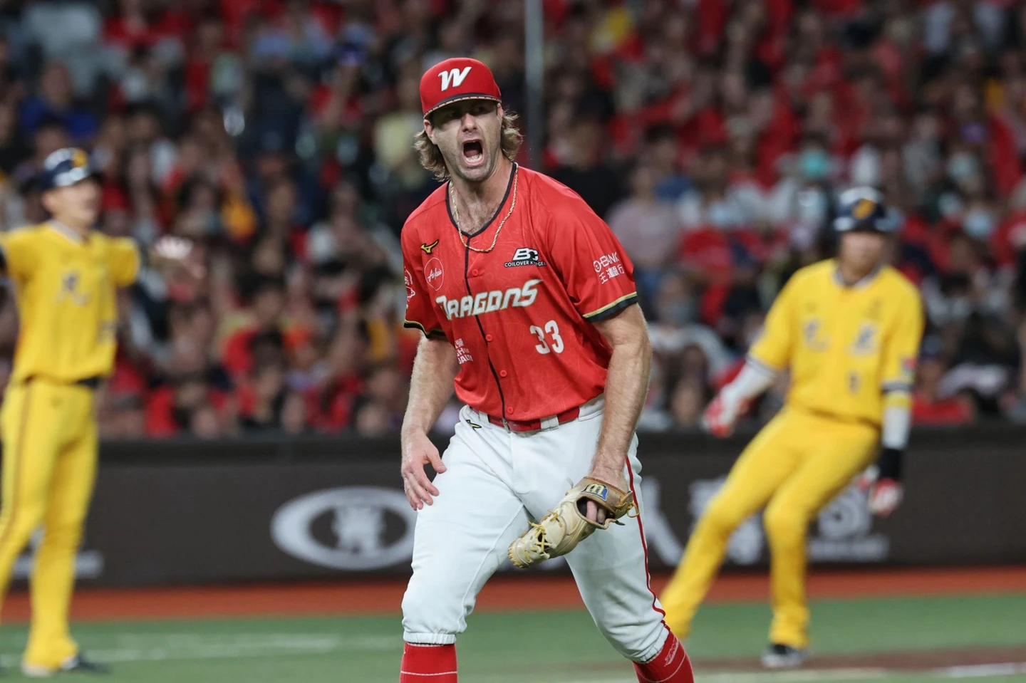 中職｜台灣大賽G1上演投手戰　劉俊緯、林辰勳高飛犧牲打龍隊2比0領先兄弟