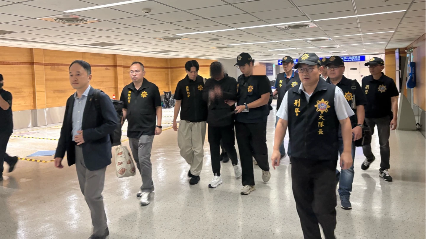 權利車行殺人案！載屍自首藏內幕　老闆、員工逃韓遭押返