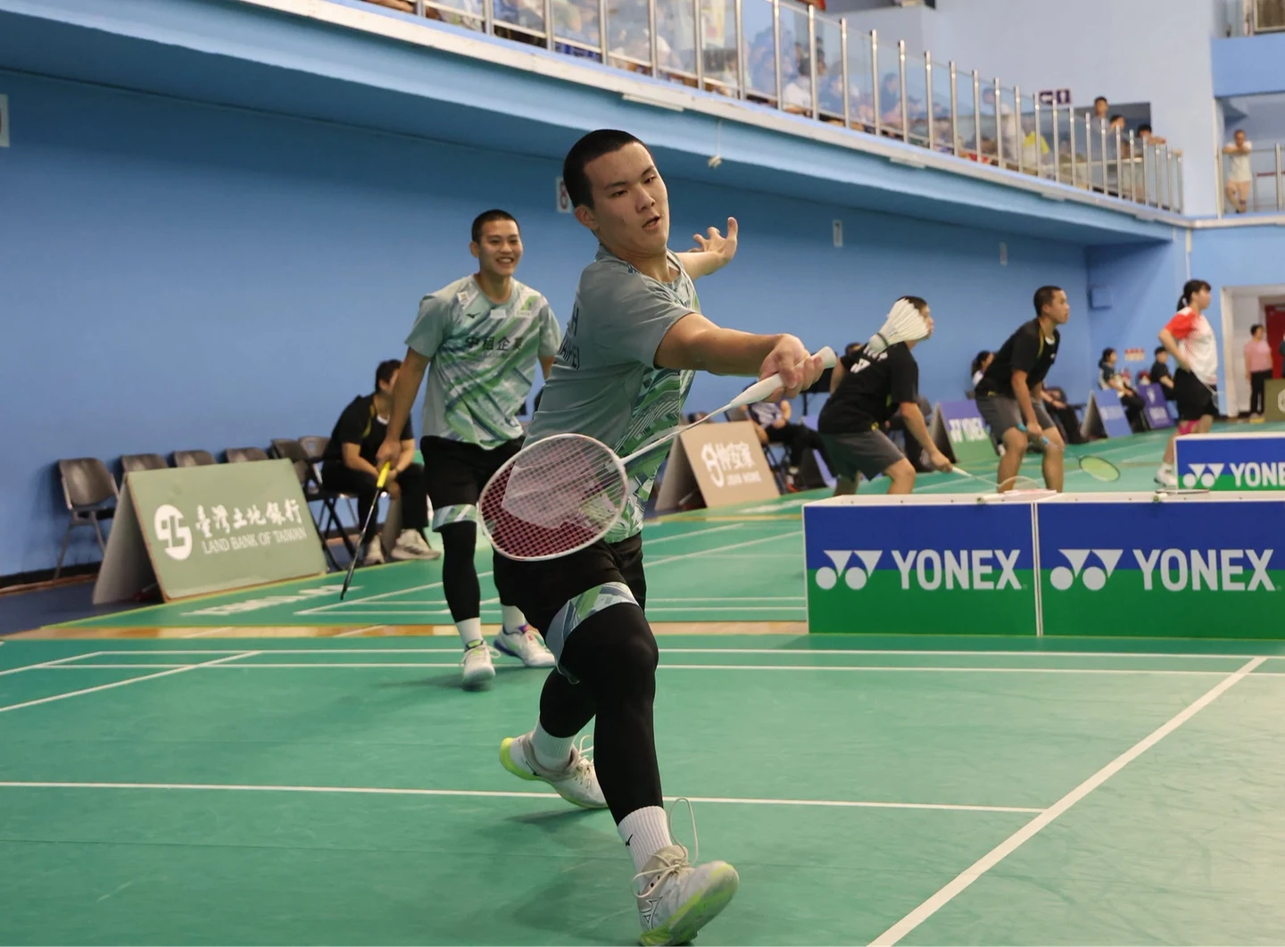 羽球｜陳秉軒／李威霆一局未失完美登頂　奪台灣史上首面世青賽男雙金牌