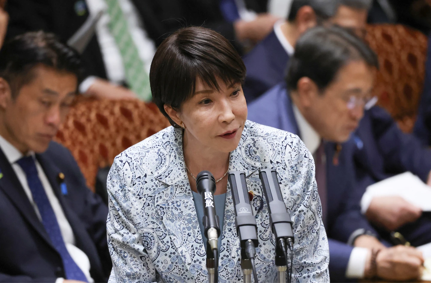 執政後支持率首跌破五成！　高市早苗親上火線駁拖垮日圓、推高利率