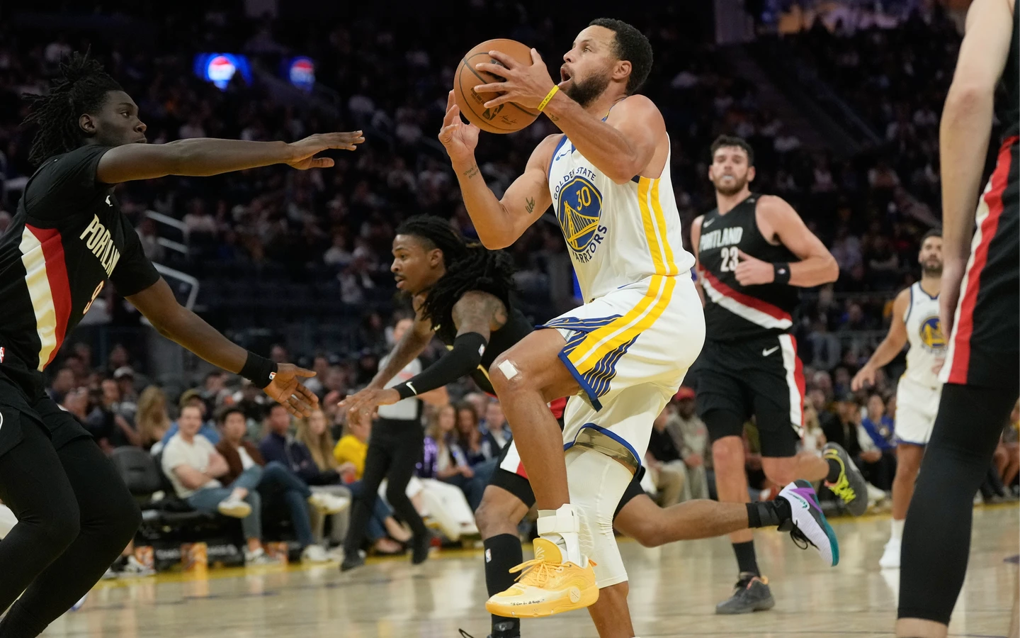 NBA｜柯瑞公開訓練驚傳受傷！勇士教頭曝最新傷情：不是膝傷免驚
