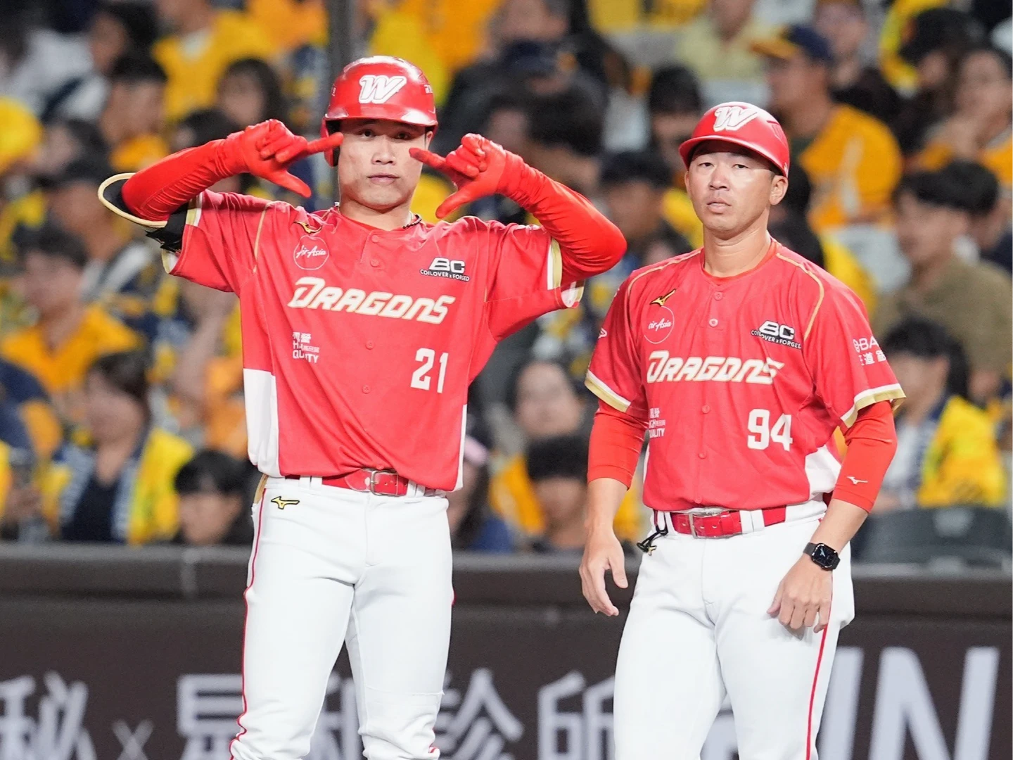 不斷更新｜李凱威適時安打反超！龍隊把鄭浩均打退場　4比2逆轉兄弟