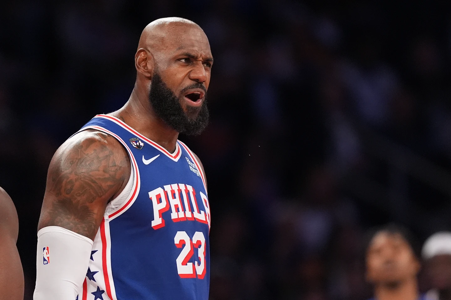 NBA｜放國歌還在揮桿熱身！川普發文砲轟詹皇　兩人長年恩怨再升溫