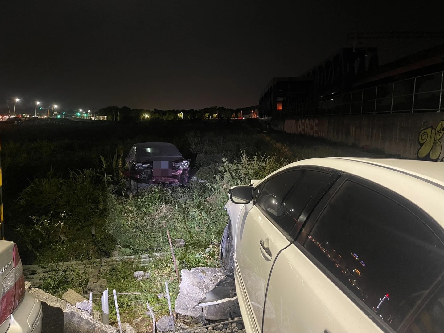 高雄男18歲黑吃黑搶車手300萬！判2年半喊年輕不懂事求緩刑　遭駁理由曝光