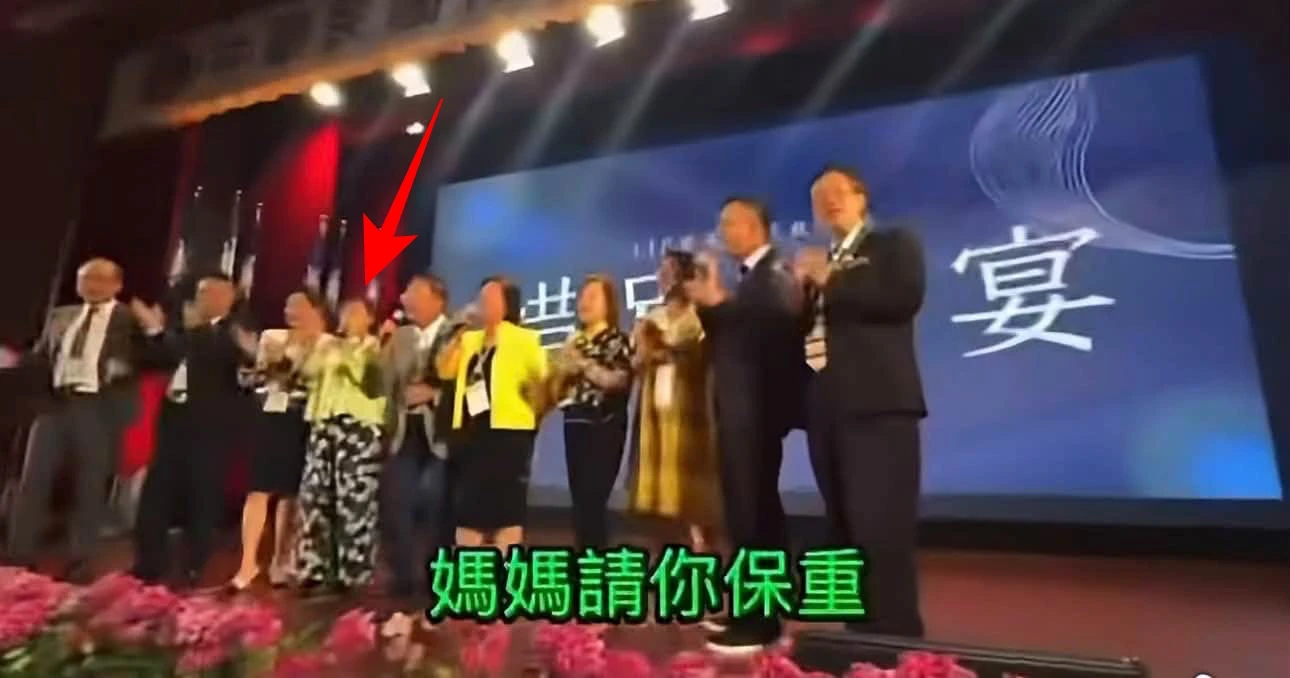 徐佳青高歌！凌濤爆府院高層在場　杜奕瑾：僑務委員榮退環節遭曲解誤導