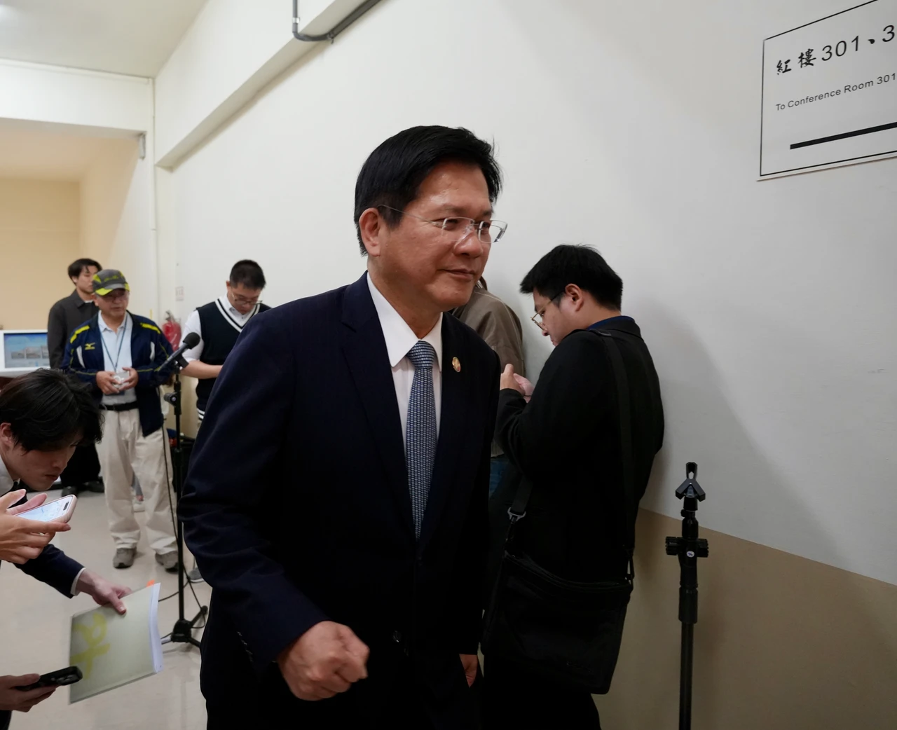 國會聯絡人遭爆嗆記者「三小」　外交部駁辱罵：盼相互尊重基礎上溝通