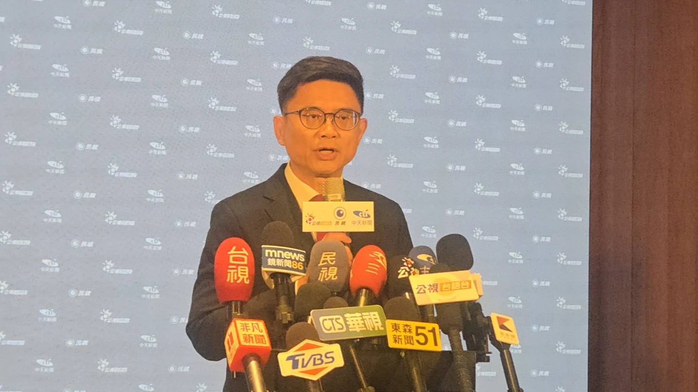 高雄辯論｜民調僅領先0.1%！賴瑞隆坦言戒慎恐懼　先開砲藍白害高雄年損200億