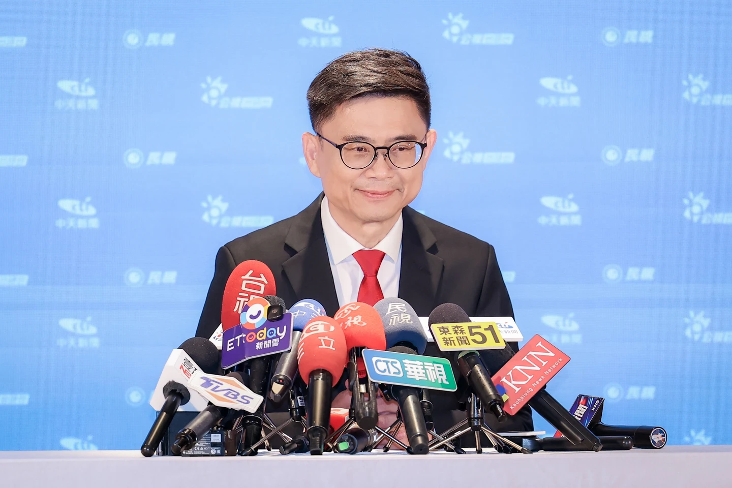 一路遭柯志恩猛攻！賴瑞隆回應曝　反酸對手「揭弊揭到自己人」